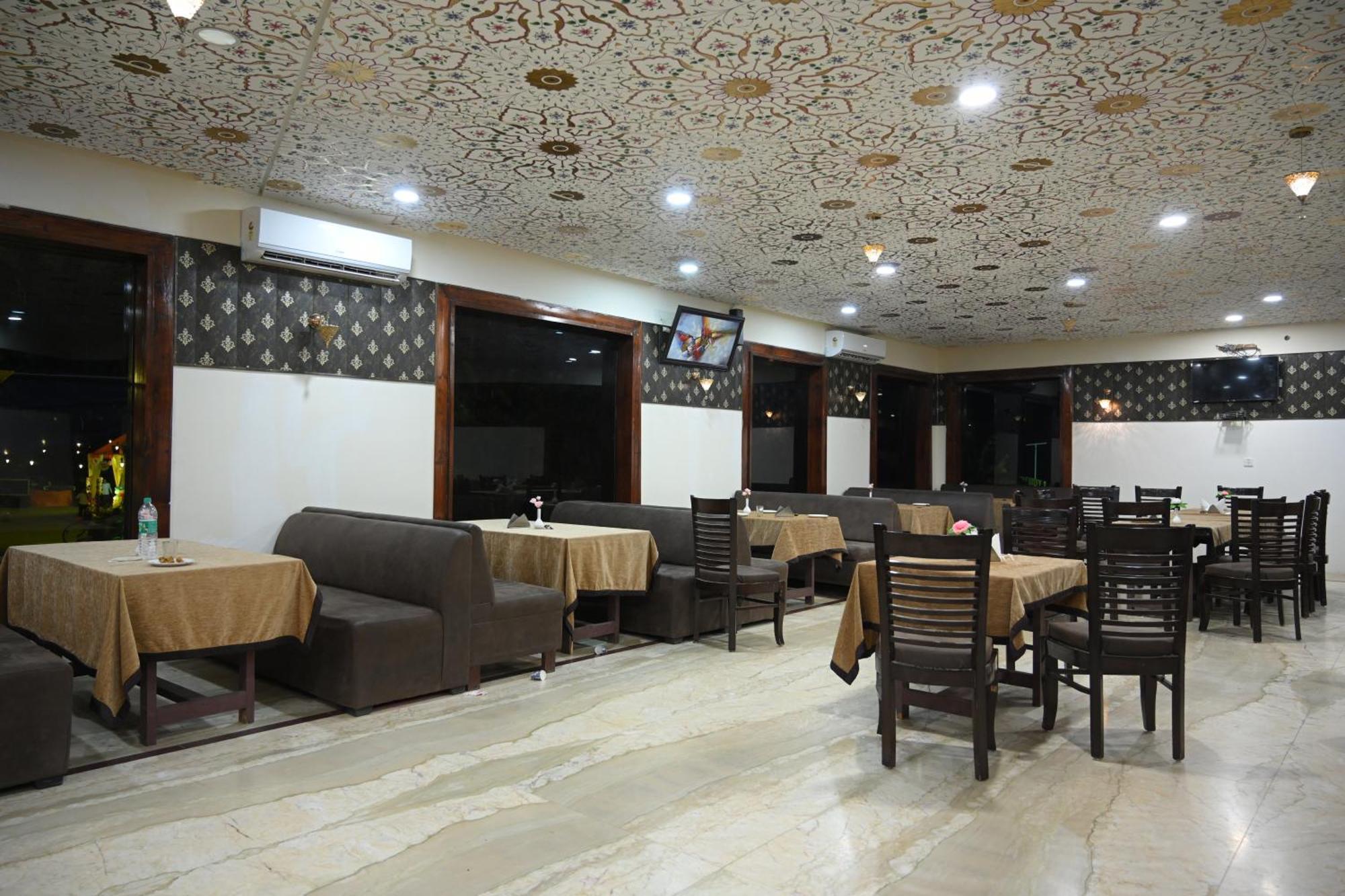 Orchha Club And Resort - Ocr Eksteriør bilde