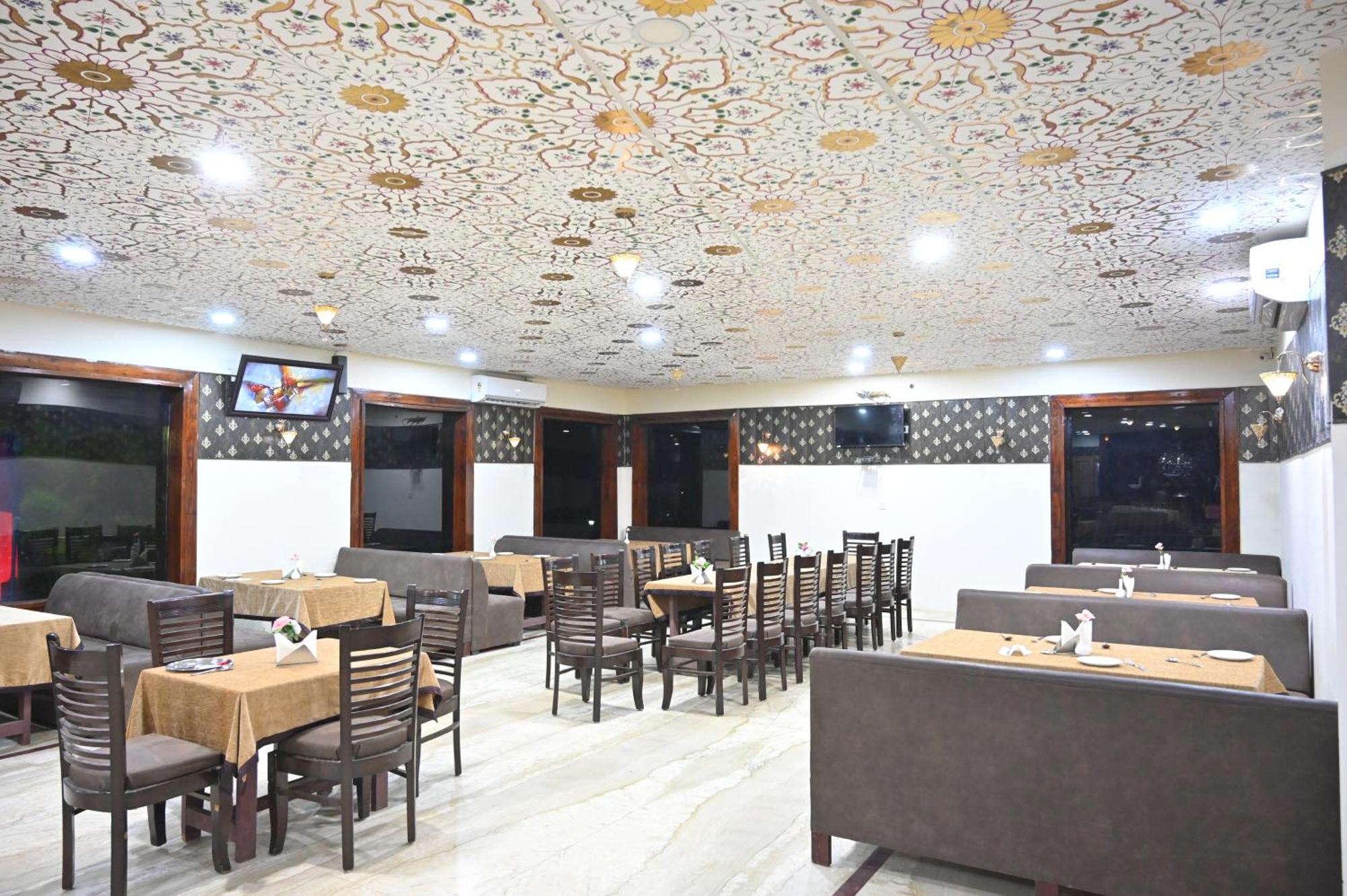 Orchha Club And Resort - Ocr Eksteriør bilde