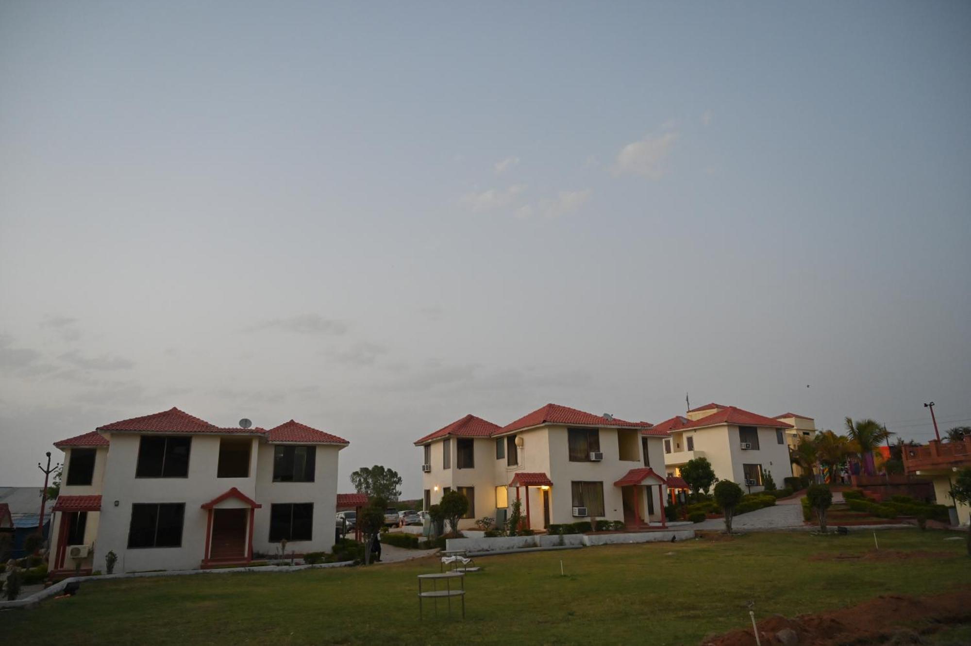 Orchha Club And Resort - Ocr Eksteriør bilde